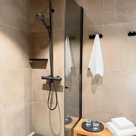 Le Lingonberry D10 Ski-in Ski-out By Aavalevi *