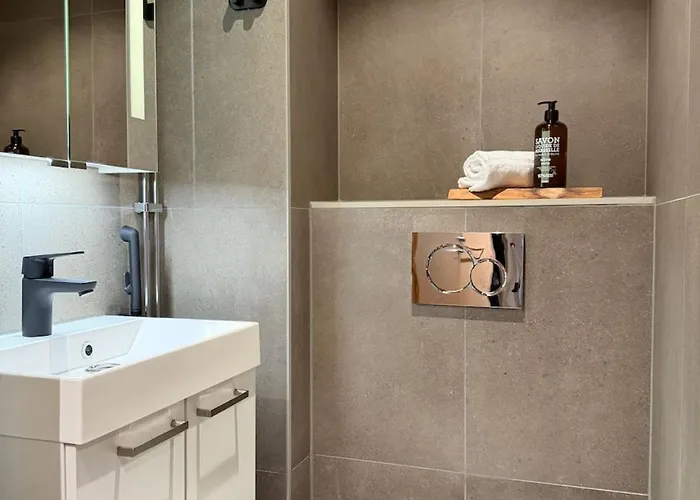 Le Lingonberry D10 Ski-in Ski-out By Aavalevi